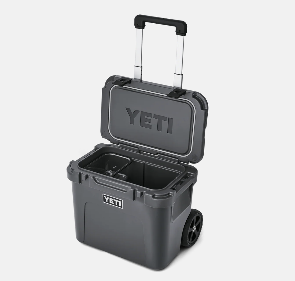 Nevera Portátil con Ruedas Yeti Roadie 32 - Charcoal