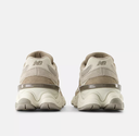 Zapatillas New Balance 9060ERC - Mushroom con Arid Stone