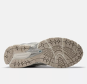 Zapatillas New Balance 1906REE - Silver Metallic con Sea Salt y New Spruce