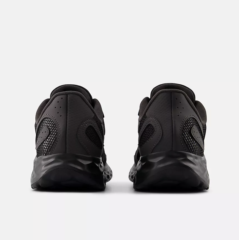 Zapatillas New Balance Arishi v4 Tiralux ARISTX4 - Black con Black Cement y Black Cement
