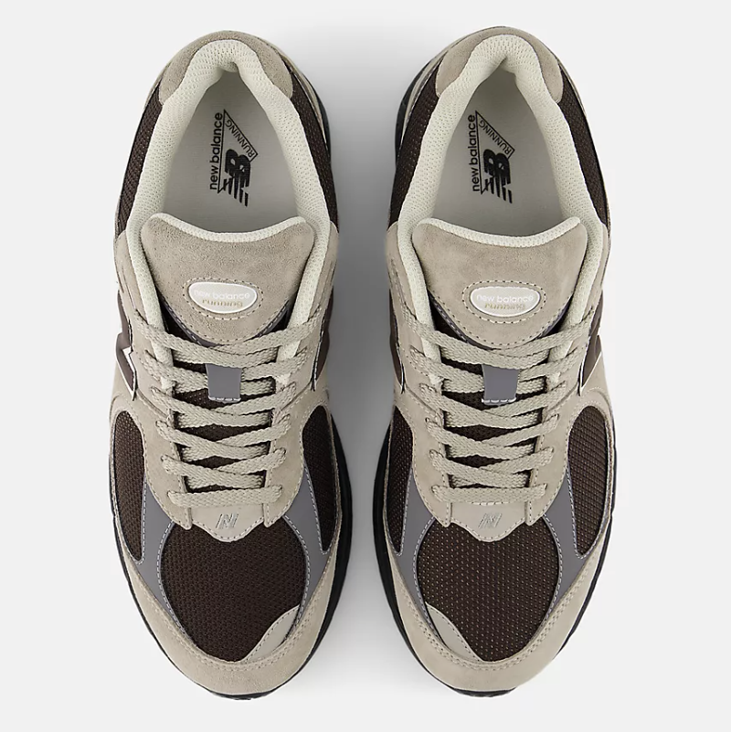 Zapatillas New Balance 2002RO - Arid Stone con Black Coffee y Castlerock