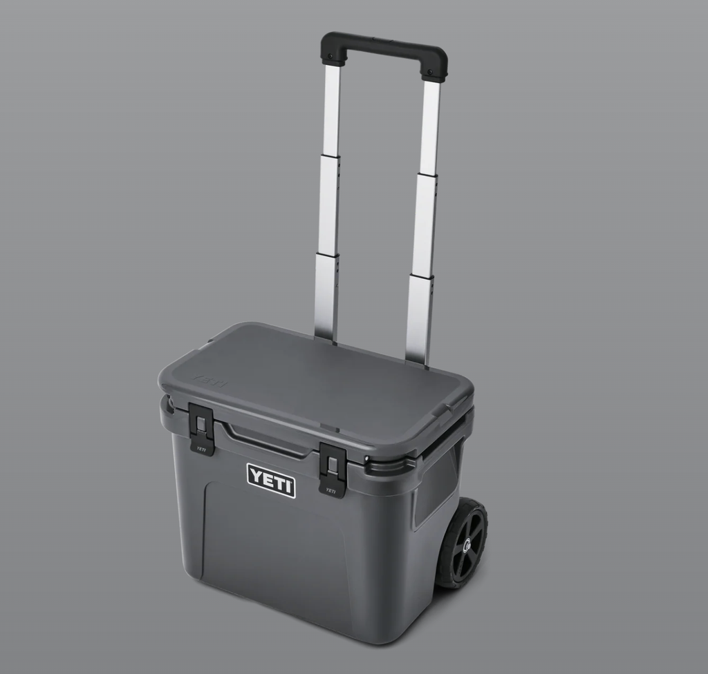Nevera Portátil con Ruedas Yeti Roadie 32 - Charcoal