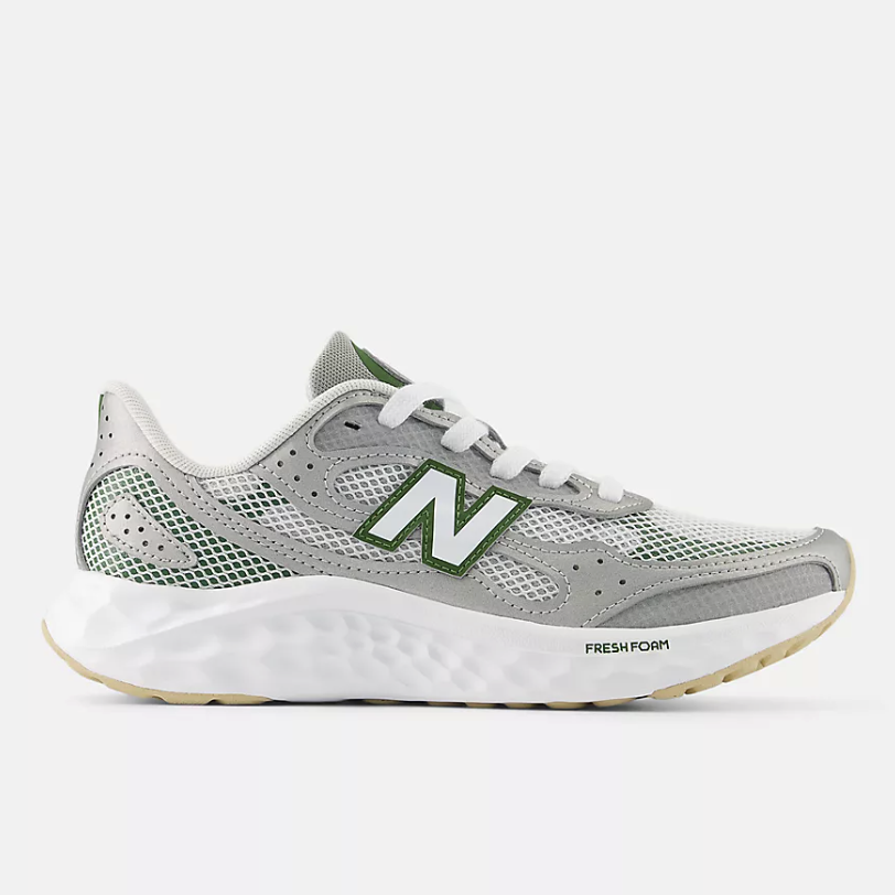 Zapatillas New Balance Arishi - Raincloud con Silver Metalic y Dark Alpine Green